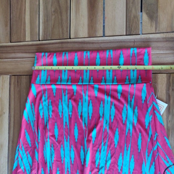 LulaRoe NEW Women's Skirt Azure Size XL Stretch Red Teal Pattern Knee Length - Picture 3 of 5